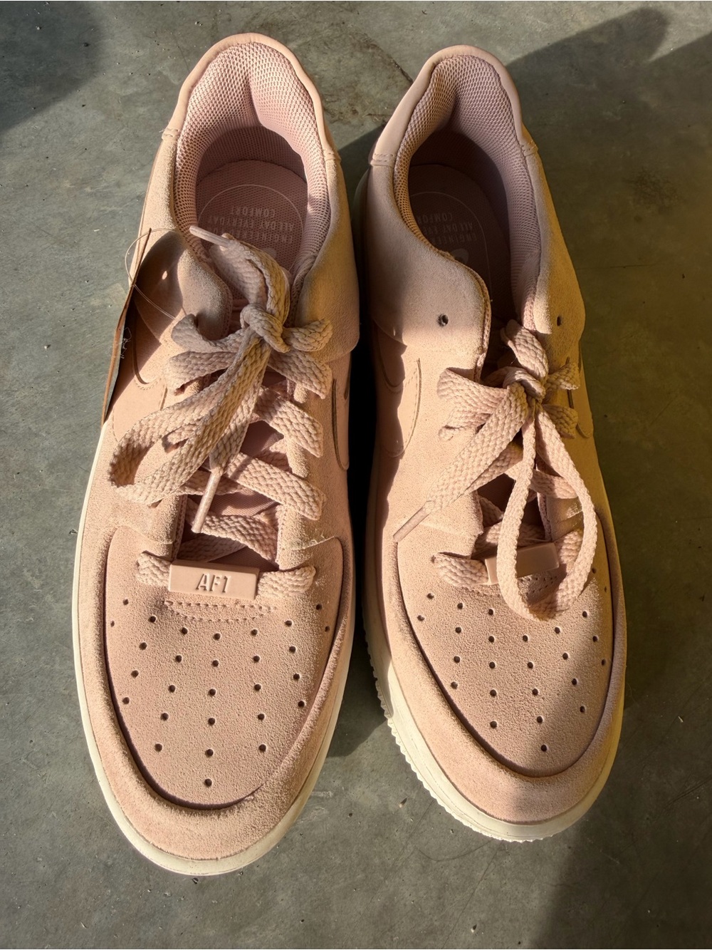 Nike Air Force 1 Low-Top Sneakers in Blush Pink